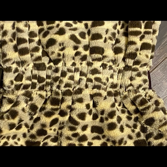 Little Lass Leopard print faux fur vest - Picture 6 of 7